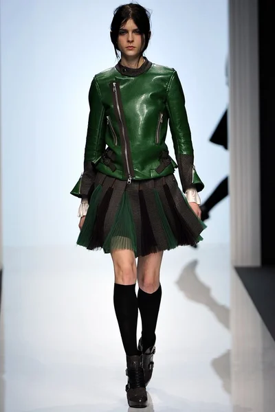 Look 12